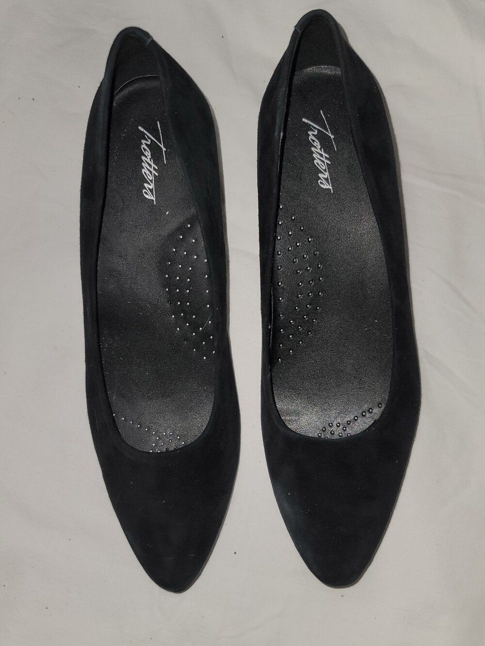 Trotters Black Pointed-Toe Women's Heels